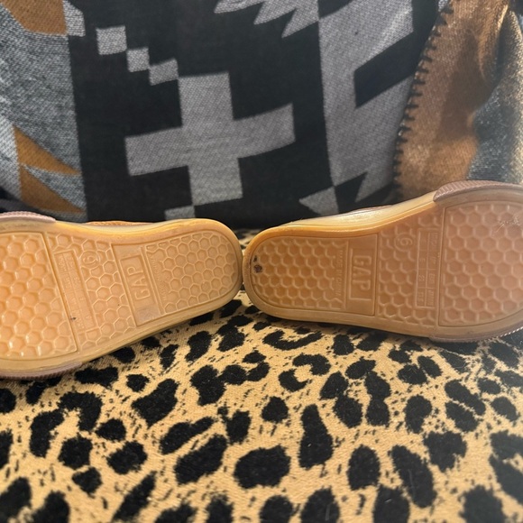 GAP Brown Sneakers with High-Top Design and Soft Material - Picture 3 of 7